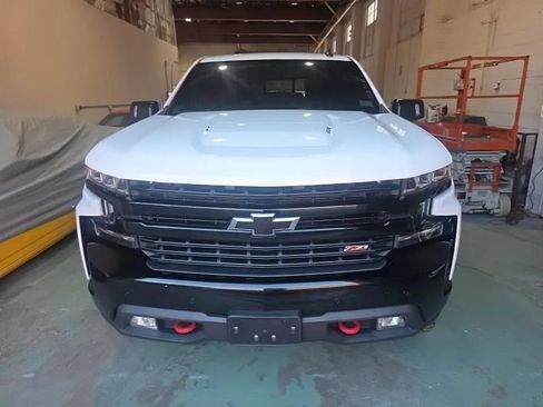Used 2021 Chevrolet Silverado 1500 LT Trail Boss w/ Convenience Package II AWD/4WD image 2
