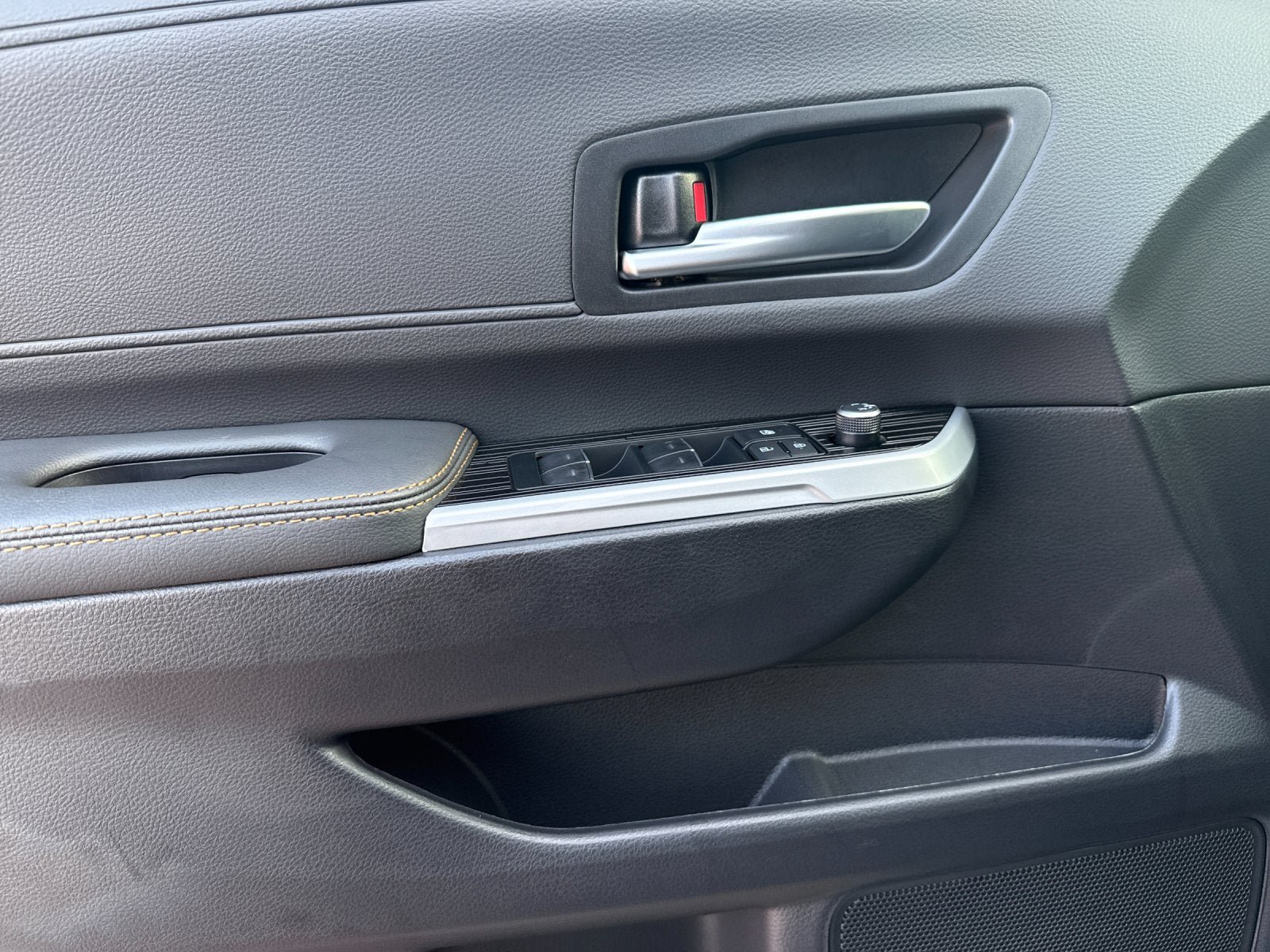 New 2026 Toyota Sienna XLE Woodland Edition AWD/4WD image 13