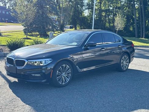 Used 2017 BMW 530i xDrive AWD/4WD image 3