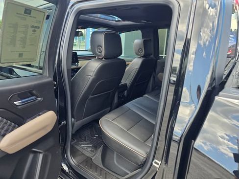 Used 2023 GMC Canyon Denali w/ Denali Black Edition AWD/4WD image 30