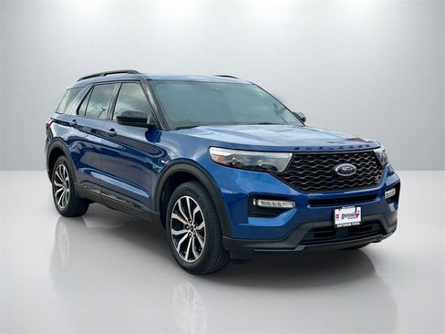 Used 2022 Ford Explorer ST image 3