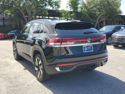Certified 2024 Volkswagen Atlas Cross Sport SE FWD image 7