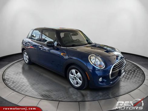 Used 2018 MINI Cooper 4-Door Hardtop FWD image 7