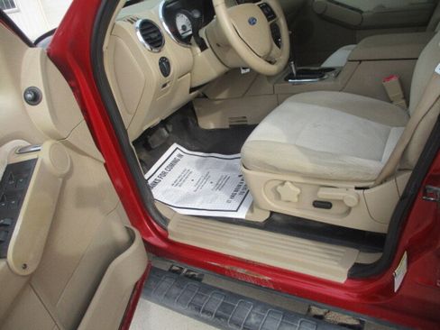 Used 2010 Ford Explorer Sport Trac XLT image 10