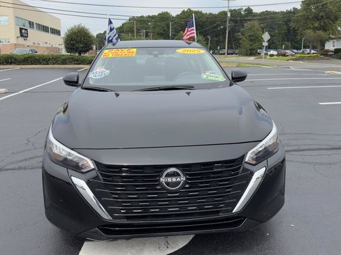 Used 2025 Nissan Sentra SV FWD image 2