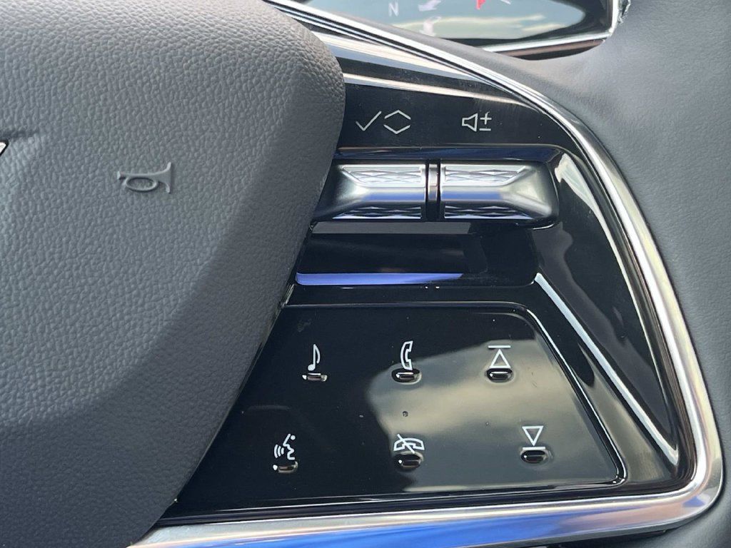 Certified 2026 Cadillac Optiq Luxury 1 RWD image 38