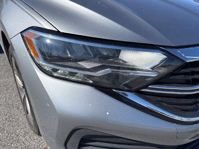 Used 2024 Volkswagen Jetta SE w/ Panoramic Sunroof Package FWD image 12