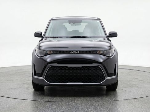 Used 2025 Kia Soul LX w/ LX Technology Package FWD image 2