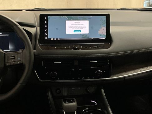 Used 2025 Nissan Rogue Platinum w/ Platinum Premium Package AWD/4WD image 8