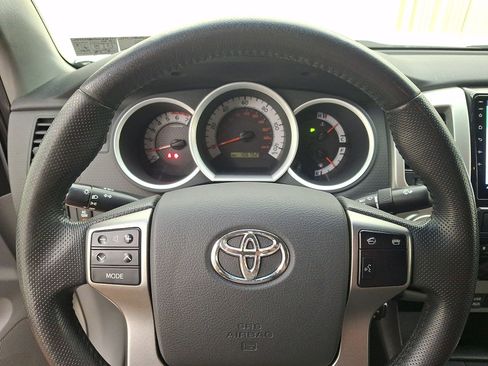 Used 2012 Toyota Tacoma 4x4 Double Cab w/ TRD Off-Road Pkg image 19