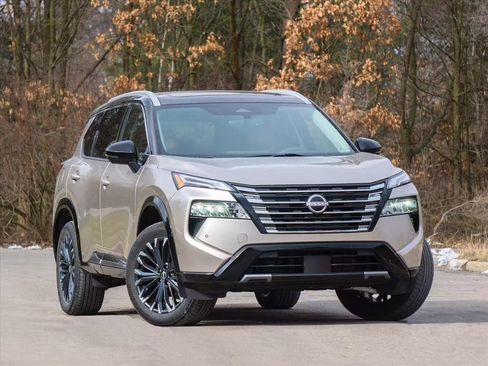 Used 2024 Nissan Rogue S image 1