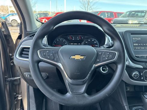 Used 2018 Chevrolet Equinox LT image 17