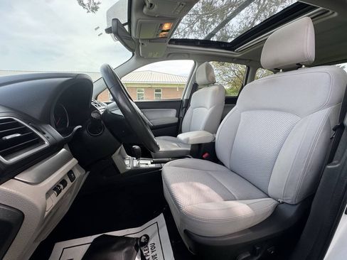 Used 2017 Subaru Forester 2.5i Premium w/ All-Weather Package AWD/4WD image 10
