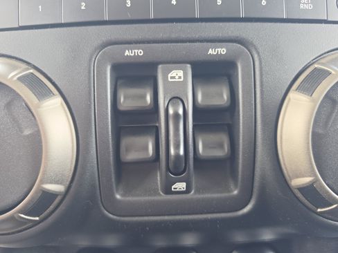 Used 2018 Jeep Wrangler Unlimited Sport AWD/4WD image 26