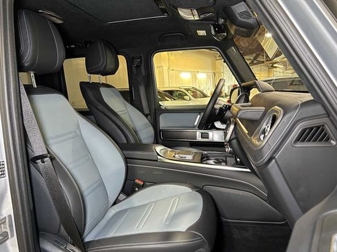 Used 2025 Mercedes-Benz G 550 image 12