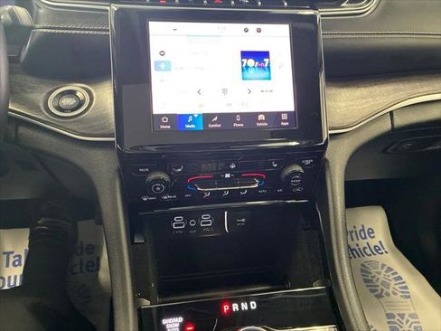 Certified 2022 Jeep Grand Cherokee Limited AWD/4WD image 35