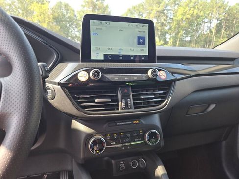 Used 2025 Ford Escape ST-Line FWD image 13