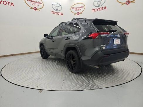 Used 2021 Toyota RAV4 XLE FWD image 6