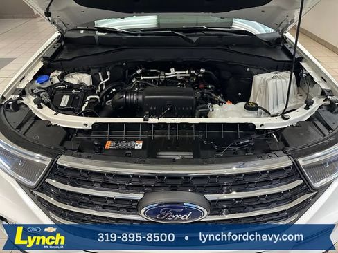Used 2024 Ford Explorer XLT w/ Equipment Group 202A AWD/4WD image 31