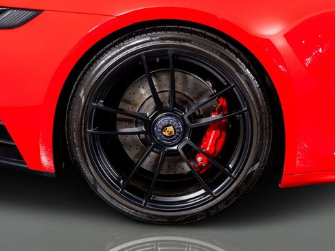 Used 2024 Porsche 911 Carrera GTS image 10