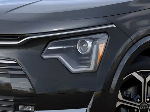 New 2025 Kia Niro EX Touring FWD image 30