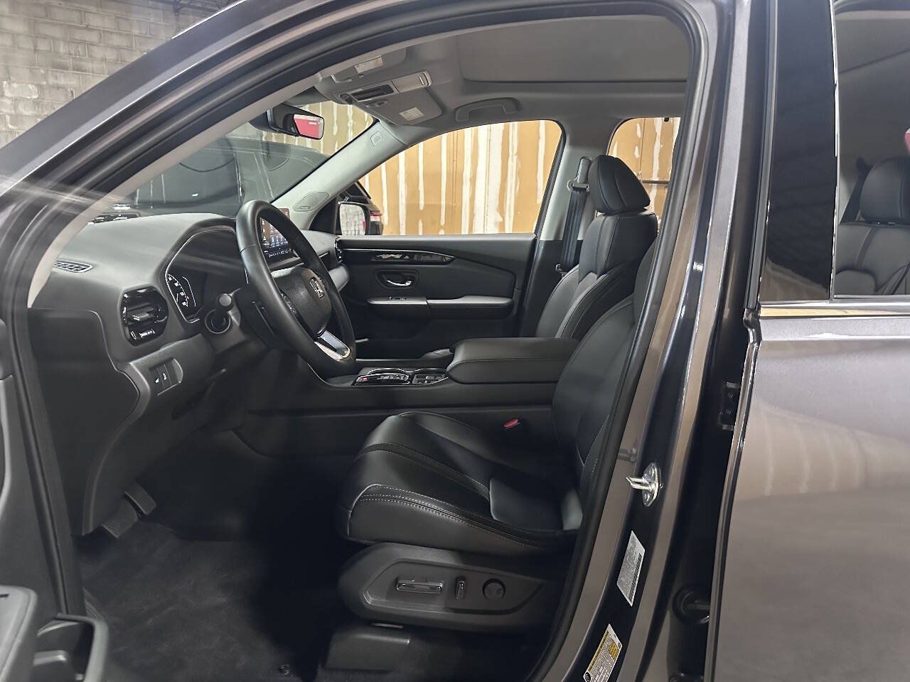 Used 2023 Honda Pilot Touring image 9