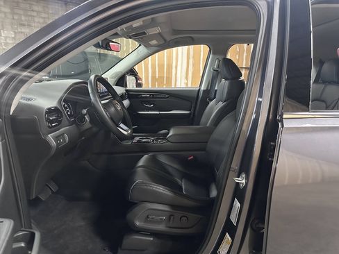 Used 2023 Honda Pilot Touring image 9