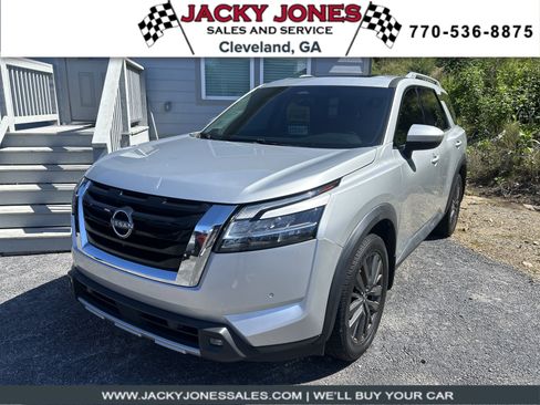 Used 2022 Nissan Pathfinder SL w/ SL Premium Package FWD image 1