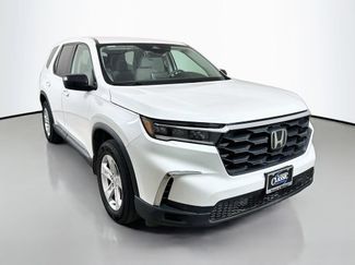 Used 2023 Honda Pilot LX video 1