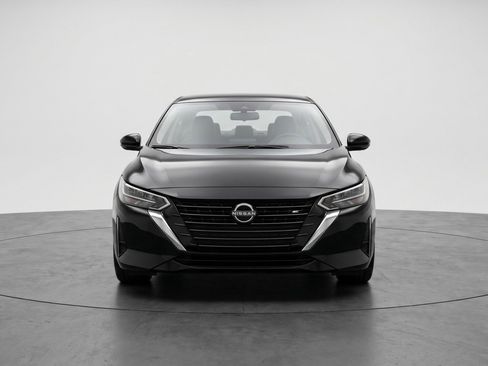 Used 2025 Nissan Sentra SV FWD image 2