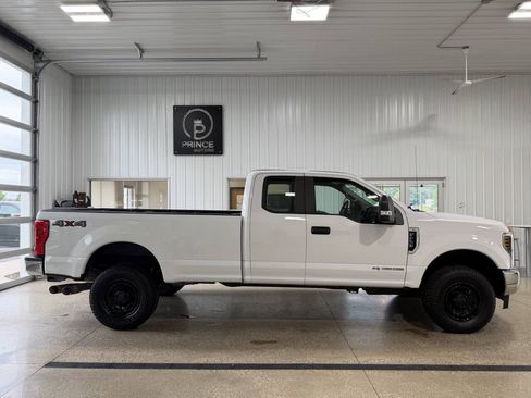 Used 2018 Ford F250 XL w/ Power Equipment Group AWD/4WD image 5