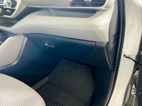 Used 2023 Toyota Highlander LE image 35