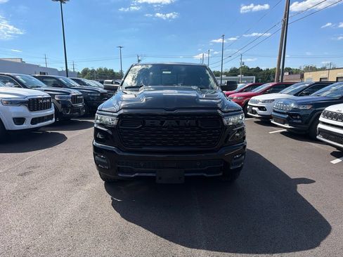 New 2026 RAM 1500 Express AWD/4WD image 3