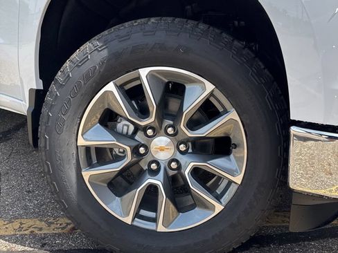 New 2026 Chevrolet Silverado 1500 LT AWD/4WD image 7