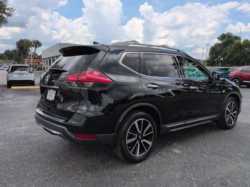 Certified 2017 Nissan Rogue SL w/ SL Premium Package FWD image 4