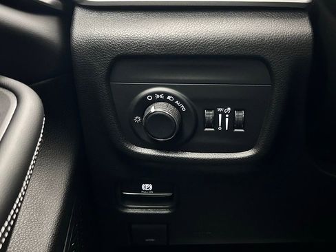 New 2025 Jeep Grand Cherokee Laredo X image 25