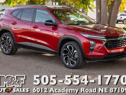 Used 2025 Chevrolet Trax RS image 1