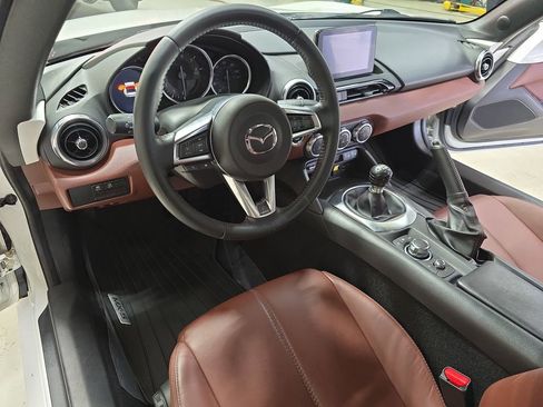 Used 2019 MAZDA MX-5 Miata RF Grand Touring image 14