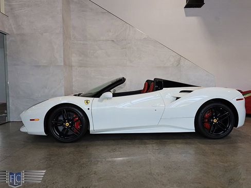 Used 2018 Ferrari 488 Spider RWD image 52