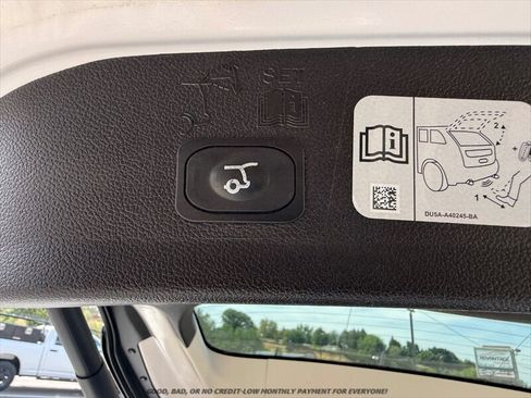 Used 2018 Ford Escape Titanium w/ Ford Safe & Smart Package AWD/4WD image 31