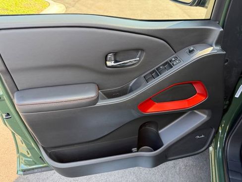 Used 2025 Nissan Frontier PRO-4X w/ Pro Premium Package image 6