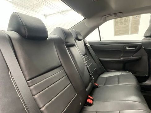 Used 2017 Toyota Camry XLE w/ Moonroof Package FWD image 13