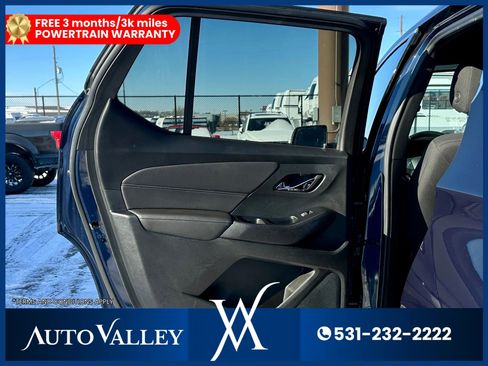 Used 2023 Chevrolet Traverse LT image 20