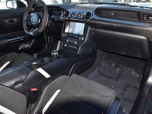 Used 2022 Ford Mustang Shelby GT500 w/ Technology Package image 17