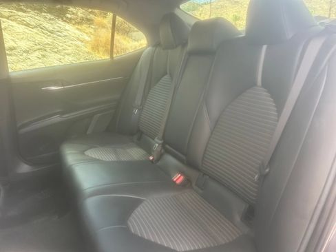 Used 2019 Toyota Camry SE w/ Convenience Package FWD image 10