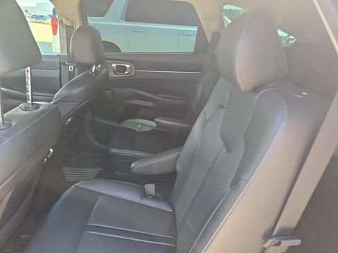 Used 2021 Kia Sorento EX w/ Panoramic Sunroof Package AWD/4WD image 13