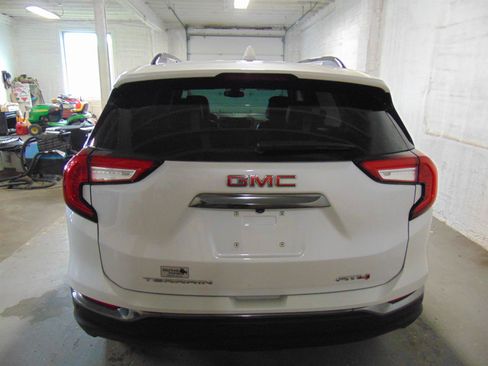 Used 2022 GMC Terrain AT4 w/ Infotainment Package II AWD/4WD image 5