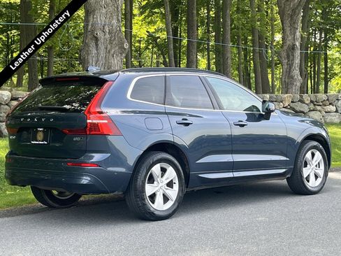Used 2022 Volvo XC60 B5 Momentum AWD/4WD image 3