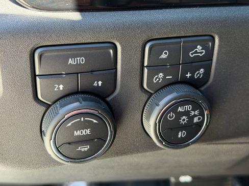 Used 2023 Chevrolet Silverado 1500 LTZ AWD/4WD image 25