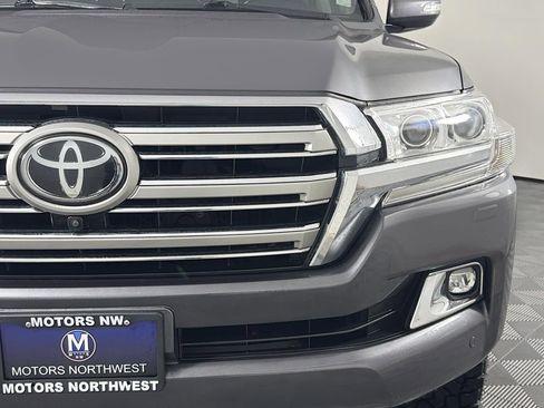 Used 2016 Toyota Land Cruiser AWD/4WD image 4